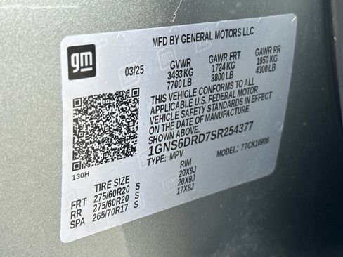 Used 2025 Chevrolet Suburban Z71 image 54