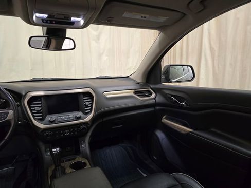 Used 2019 GMC Acadia Denali w/ Technology Package AWD/4WD image 32