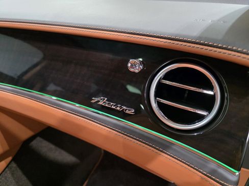 Used 2023 Bentley Flying Spur Azure image 25