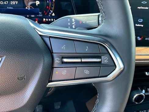 Used 2025 Chevrolet Suburban High Country image 12