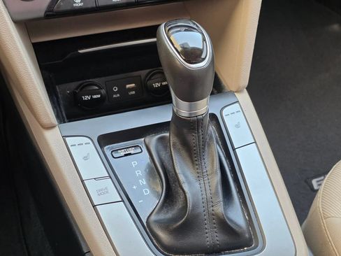 Used 2018 Hyundai Elantra Value Edition FWD image 24