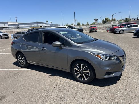 Used 2020 Nissan Versa SV FWD image 6