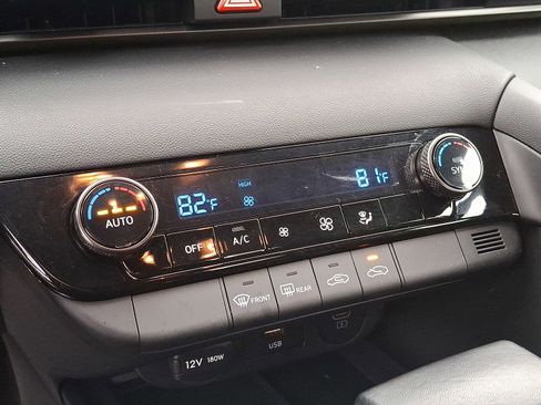 Certified 2025 Hyundai Elantra Sport image 16