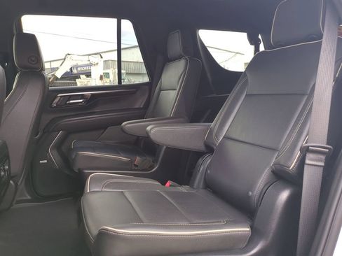 Used 2025 Chevrolet Tahoe Premier AWD/4WD image 17