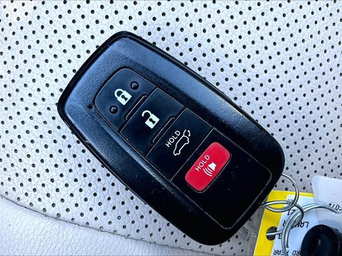 Used 2021 Toyota Highlander Platinum image 14