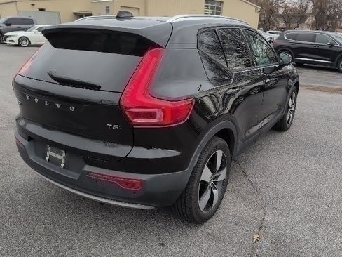 Used 2020 Volvo XC40 T5 Momentum w/ Protection Package Premier image 8