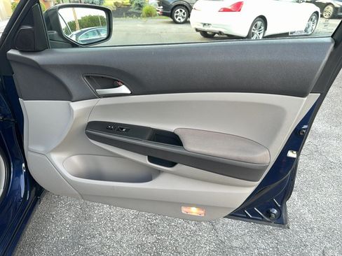 Used 2009 Honda Accord LX-P image 17
