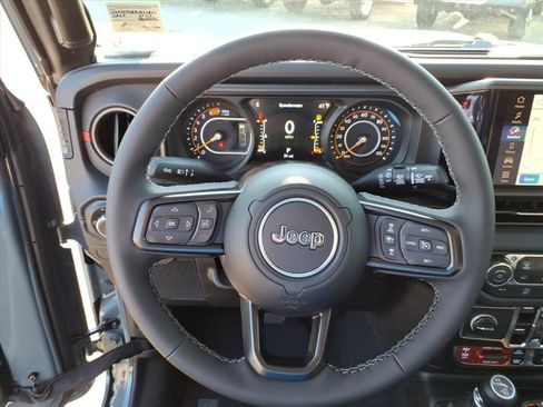 New 2025 Jeep Wrangler Unlimited Rubicon image 12