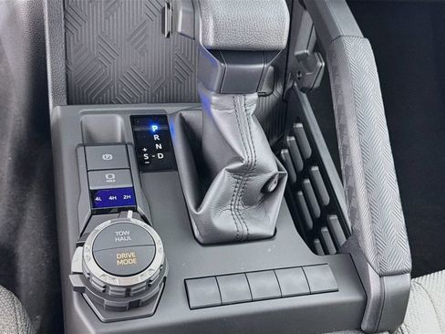New 2026 Toyota 4Runner SR5 AWD/4WD image 21