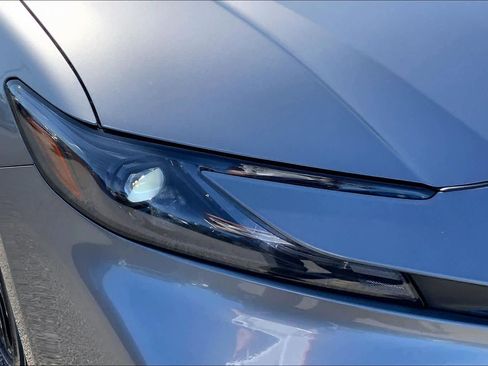 Used 2025 Toyota Camry SE image 27