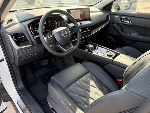 New 2026 Nissan Rogue Platinum image 12