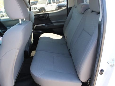 Used 2022 Toyota Tacoma SR5 RWD image 13