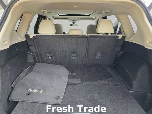 Used 2023 Nissan Rogue SL w/ SL Premium Package image 7