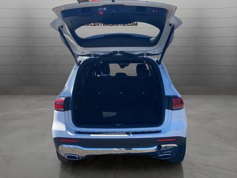 Used 2023 Mercedes-Benz GLB 250 4MATIC w/ Premium Package image 25