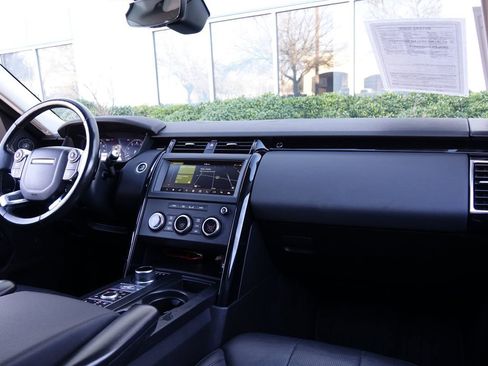 Used 2018 Land Rover Discovery SE image 7