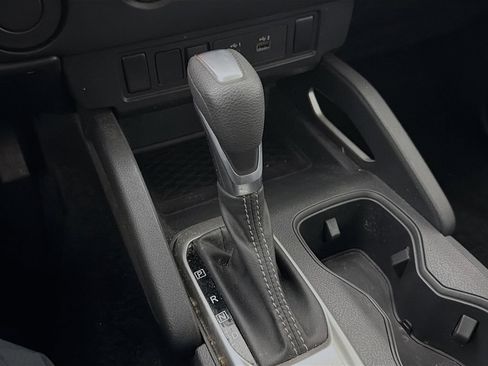 Used 2023 Nissan Frontier SV w/ Technology Package RWD image 19