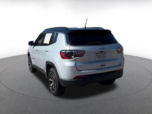 Used 2025 Jeep Compass Limited AWD/4WD image 11