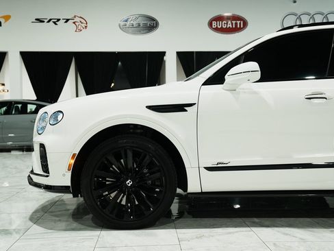 Used 2022 Bentley Bentayga Speed image 12