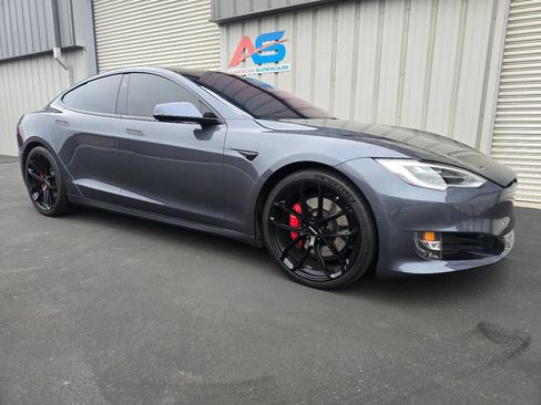 Used 2020 Tesla Model S Performance image 11