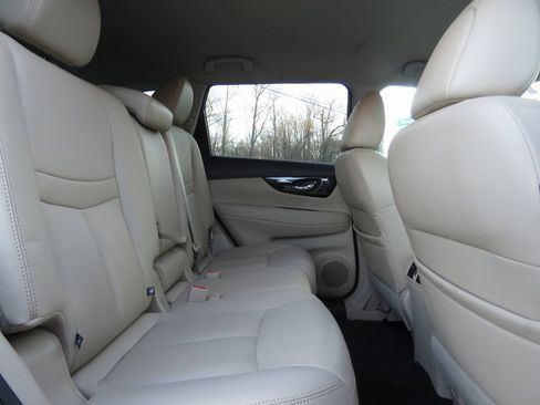 Used 2018 Nissan Rogue SL image 15