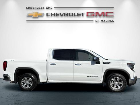 Used 2024 GMC Sierra 1500 SLT AWD/4WD image 2