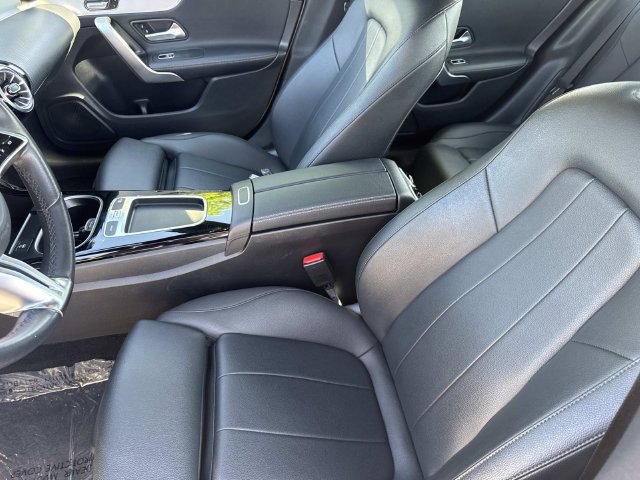 Used 2025 Mercedes-Benz CLA 250 4MATIC image 22