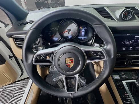 Used 2020 Porsche Macan S image 11