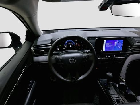 Used 2025 Toyota Camry LE w/ Convenience Package FWD image 22
