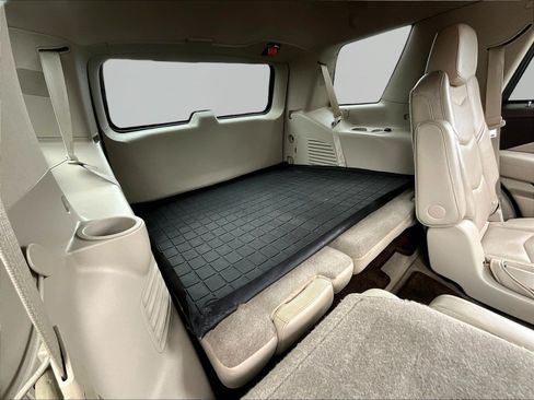 Used 2015 Cadillac Escalade Luxury RWD image 26