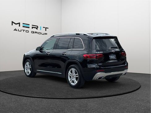 Used 2020 Mercedes-Benz GLB 250 4MATIC w/ Premium Package image 7