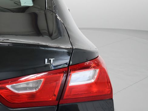 Used 2023 Chevrolet Malibu LT FWD image 10