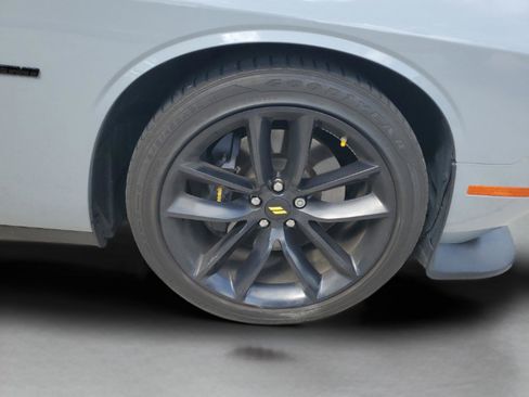 Used 2022 Dodge Challenger R/T w/ Performance Handling Group image 28