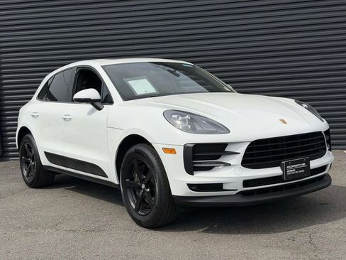 Certified 2021 Porsche Macan image 10