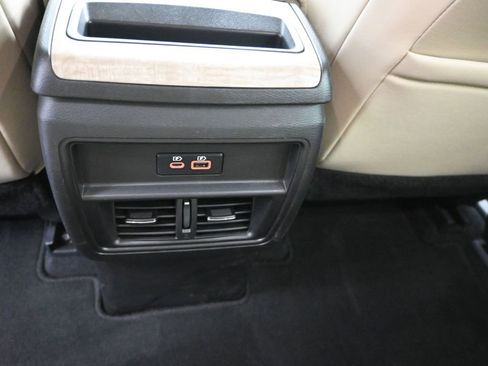 Used 2022 Nissan Murano SV image 18