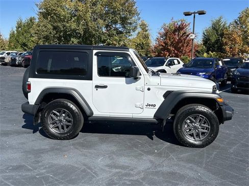 Used 2024 Jeep Wrangler Sport S image 3