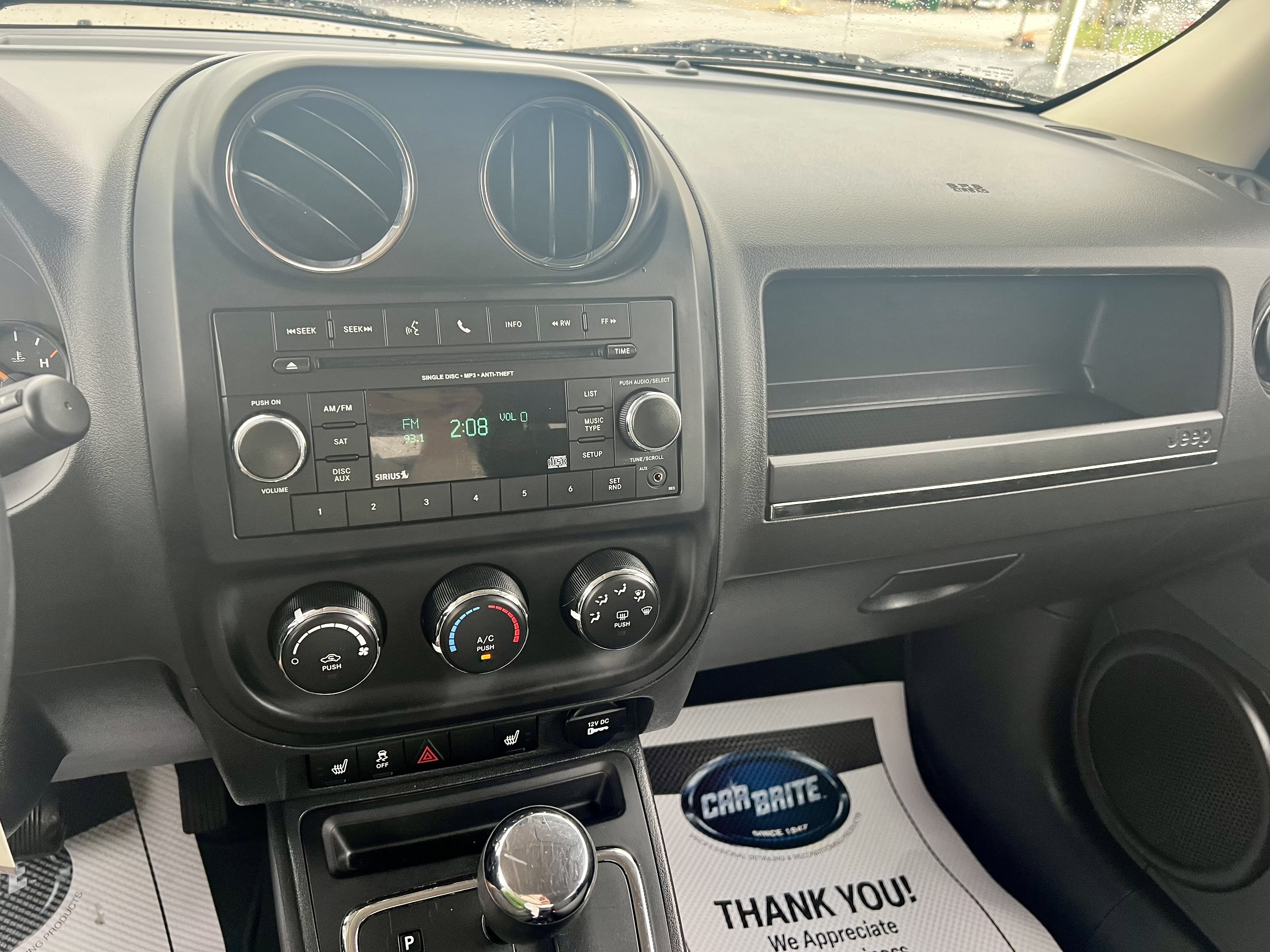 Used 2016 Jeep Patriot Latitude AWD/4WD image 15