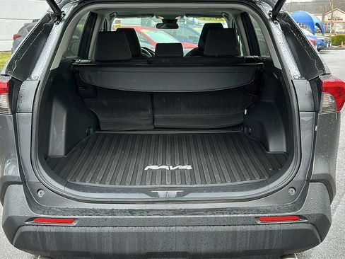 Used 2021 Toyota RAV4 XLE w/ Convenience Package image 25