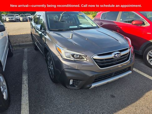 Used 2020 Subaru Outback Touring XT AWD/4WD image 4