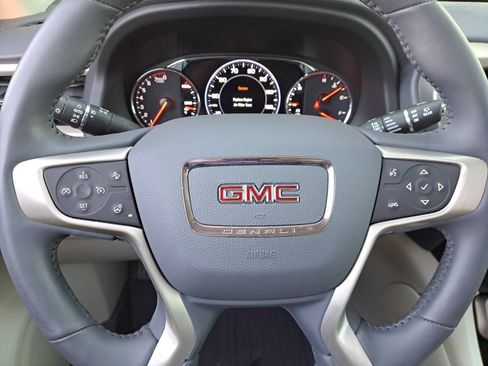 Used 2021 GMC Acadia Denali w/ Denali Ultimate Package AWD/4WD image 25