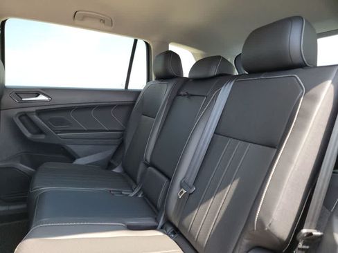 Used 2023 Volkswagen Tiguan SE FWD image 26