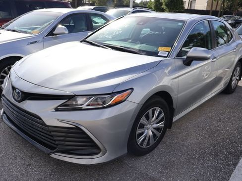 Used 2022 Toyota Camry LE FWD image 2