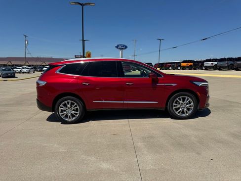 Used 2023 Buick Enclave Essence w/ Experience Buick Package AWD/4WD image 4