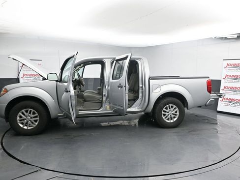 Used 2017 Nissan Frontier SV image 28