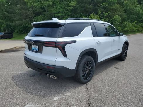 New 2026 Chevrolet Traverse LT w/ Midnight/Sport Edition FWD image 7