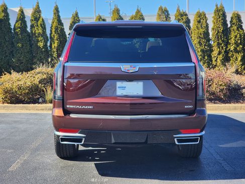 Used 2023 Cadillac Escalade ESV Premium Luxury w/ Performance Package image 8