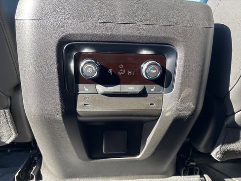 New 2026 Chevrolet Suburban Z71 w/ Comfort Package image 14