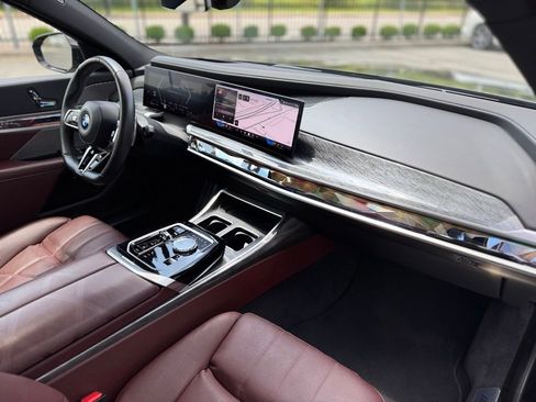 Used 2024 BMW 760i xDrive w/ Premium Package 2 image 53