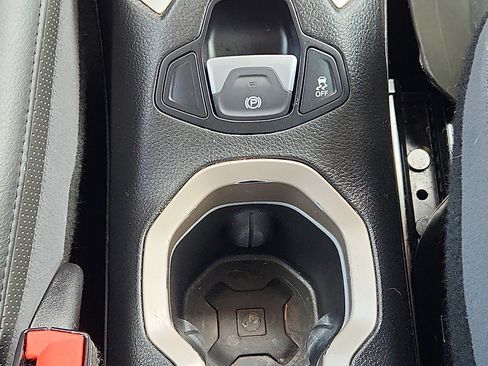 Used 2016 Jeep Renegade Limited image 21