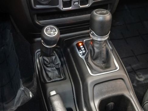 Used 2023 Jeep Wrangler Unlimited w/ Cold Weather Group AWD/4WD image 22