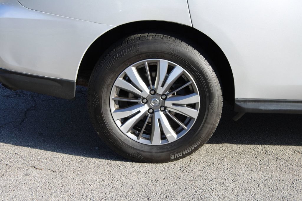 Used 2020 Nissan Pathfinder SL FWD image 32